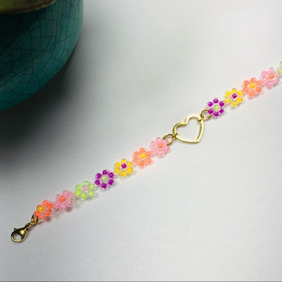 Heart on Neon Beaded Flowers Adjustable Bracelet - Picture 3 of 6
